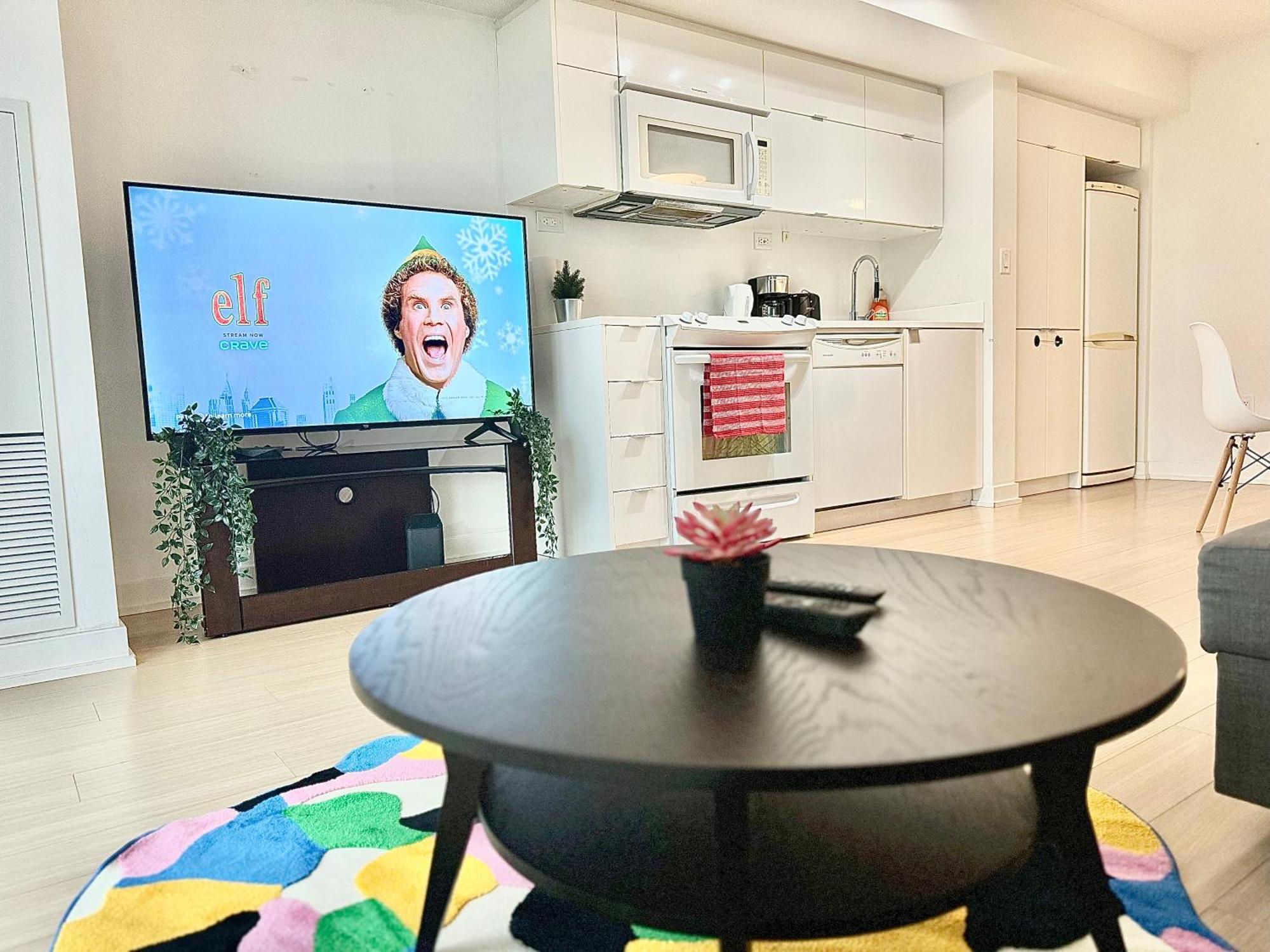 Lush Condo By Cntower - Free Parking 토론토 외부 사진